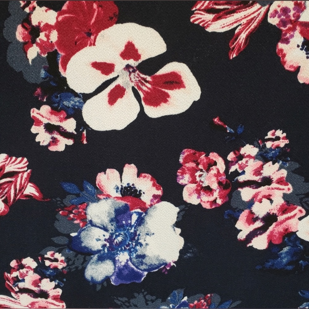 Elle | Medium Cherry Blossom Floral Blouse - Picture 3 of 7
